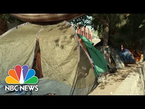 Officials: 10,000 migrants waiting in Mexico to cross border when Title 42 ends