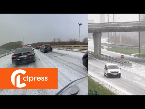 Chutes de neige en &Icirc;le-de-France : la circulation perturb&eacute;e (8 janvier 2024, &Icirc;le-de-France, France)