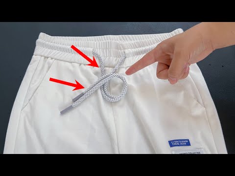 Many people don&rsquo;t know that the two ropes on the trousers should be tied in this way to be correct