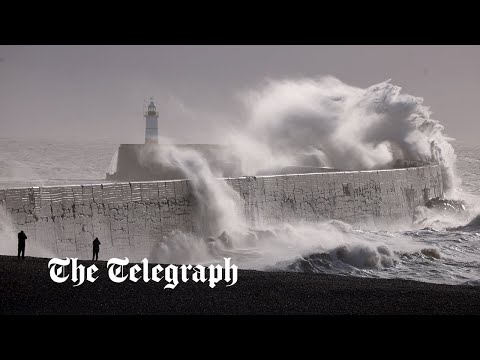 Storm Isha: Extreme winds cause travel chaos and disruption