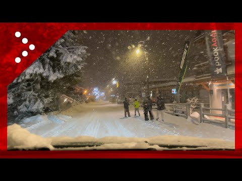 La neve scende fitta nella notte su Madonna di Campiglio: il camera car per le strade