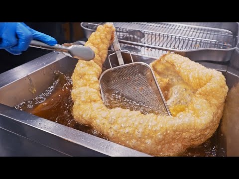 Tasty！Huge Fried Pork Skins, Crispy Roast Pork Belly Making / 全台最猛！巨大炸豬皮, 脆皮燒肉製作