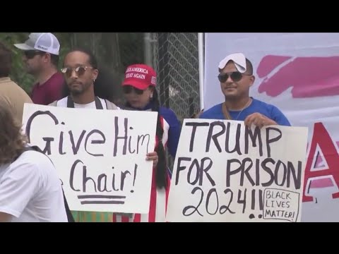 Protesters, supporters of Trump at Fulton County Jail | FOX 5 News