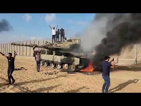 Miliziani di Hamas conquistano un carro armato, la fuga degli israeliani dal festival nel deserto