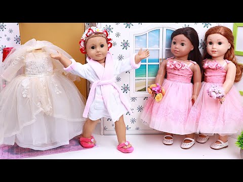 Bride dolls gets help from her bridesmaids for her wedding day! Play Dolls friendship support