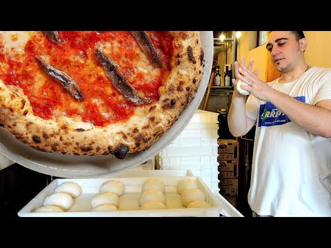 How the dough is prepared in one of the best pizzerias in Rome 🇮🇹 A secret Neapolitan pizza 🔥