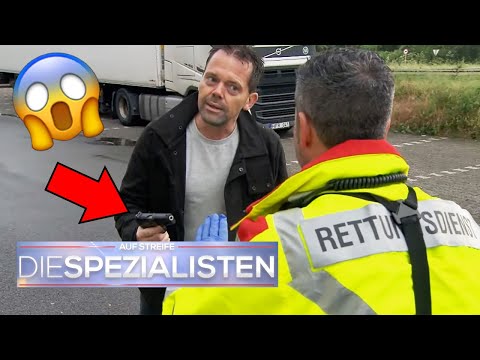 &quot;Ich knall' dich &uuml;ber den Haufen!&quot; 🤬 Rettungskr&auml;fte in Lebensgefahr 😱 | Die Spezialisten | SAT.1