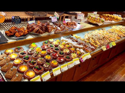 A bakery in a Japanese resort made a large amount of bread