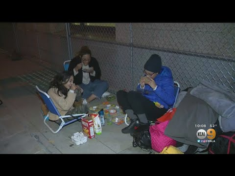 Spectators Brave Chilly Overnight Temperatures To Get Best Spots For Rose Parade