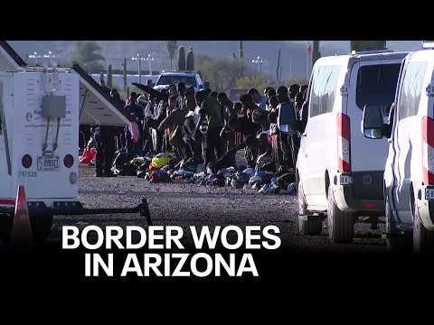 Migrants seen at closed Arizona border crossing