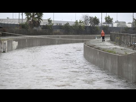 Onda anomala in California: otto feriti, l'allerta resta alta