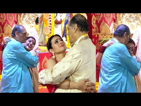 Kajol got uncomfortable Kissed by her Uncle and Hugged her infront of Ajay Devgan at Durga Puja