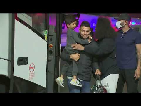 Migrants arrive by bus in New Jersey and take bus to NYC despite order