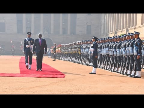 See what happened to President Ruto in India as he arrived at the Bhavan Presidential Palace!!