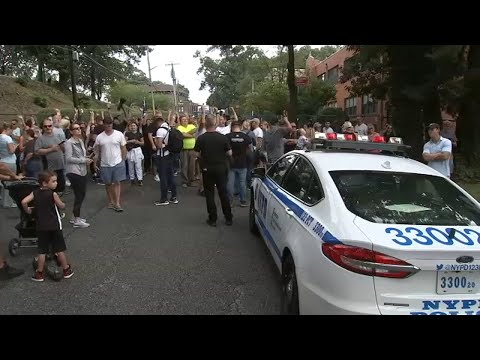 Hundreds of protesters unload fury after migrant buses arrive on Staten Island