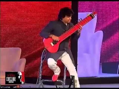 Niladri Kumar playing &quot;Krazy kiya re&quot; over Zitar at India today Conclave 2014