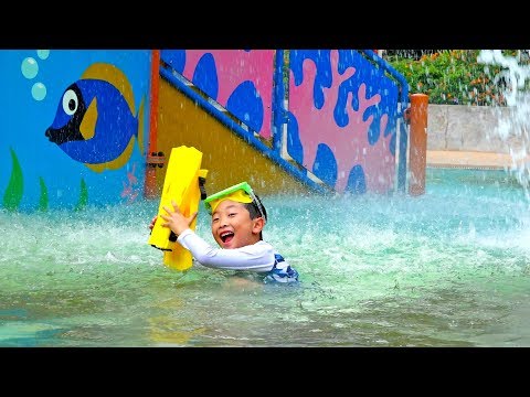 마법문으로 워터파크와 동물원 갈수 있어요! 예준이와 아빠의 수영장 동물 만나기 Funny Play Water Pool &amp; Kids Zoo