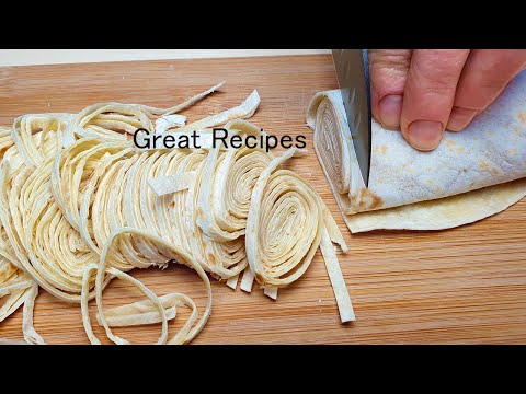 Cut the tortilla into thin strips! This recipe makes me never get tired of eating pizza.