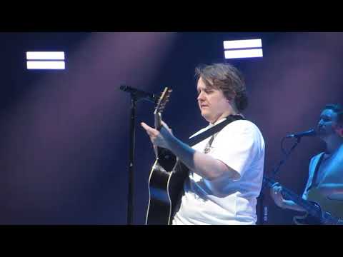 Lewis Capaldi - Heavenly Kind Of State Of Mind (@ Prague 17.2.2023)