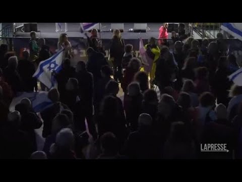 Medio Oriente, manifestazioni di protesta contro Netanyahu a Tel Aviv