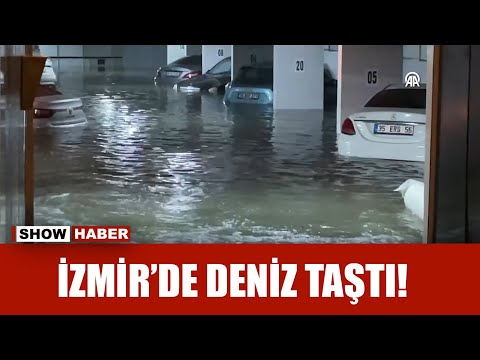 İzmir'de deniz taştı, sokaklar su altında kaldı