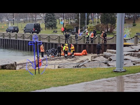 WATCH: Man rescued after jumping into Lake Ontario to try and evade police officers