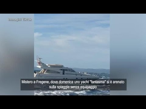 Fregene, yacht &laquo;fantasma&raquo; compare in spiaggia