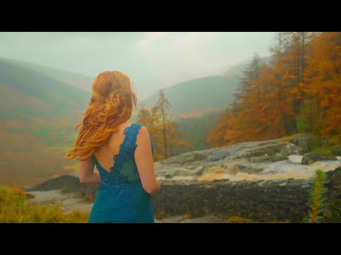 Si&uacute;il a R&uacute;in - Ella Roberts