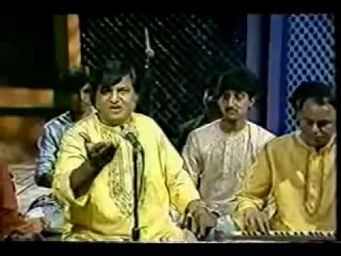 Jhoom barabar, the all time hit Aziz Naza live at Canada, very rare video