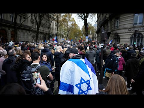 Thousands march in Paris against antisemitism