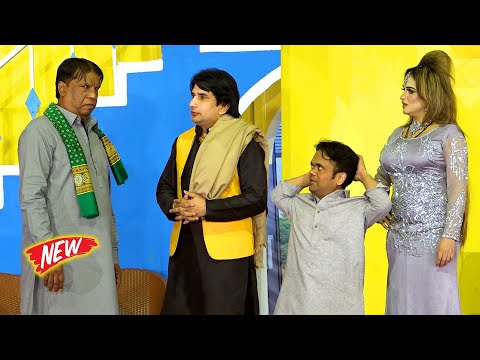 Sakhawat Naz and Amanat Chan | Vicky Kodu | New Stage Drama | Aurat Aurat Ae #comedy #comedyvideo