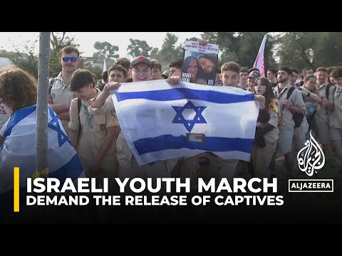 Israeli youths hold rally in West Jerusalem to push for release of Hamas captives