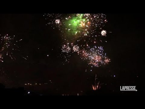 Capodanno, lo spettacolo (unico) dei fuochi d'artificio a Napoli