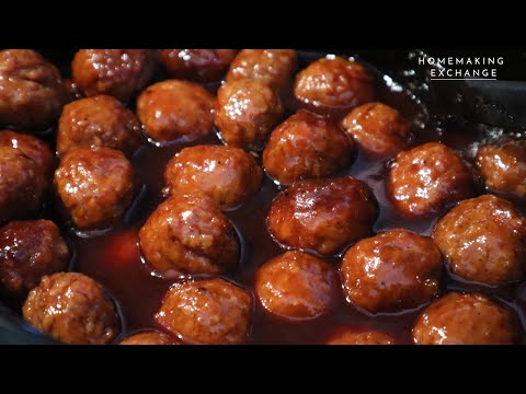 BBQ Grape Jelly Meatballs | Crockpot Grape Jelly Meatballs