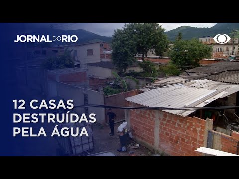 Tubula&ccedil;&atilde;o estoura em Campo Grande: 12 casas destru&iacute;das