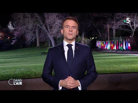 Macron : op&eacute;ration &quot;r&eacute;armement&quot; - Reportage  