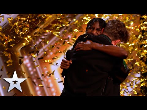 GOLDEN BUZZER! Alesha moved to tears by musical duo, Flintz &amp; T4ylor | Auditions | BGT 2022