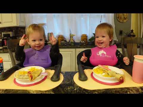 Twins try crepes