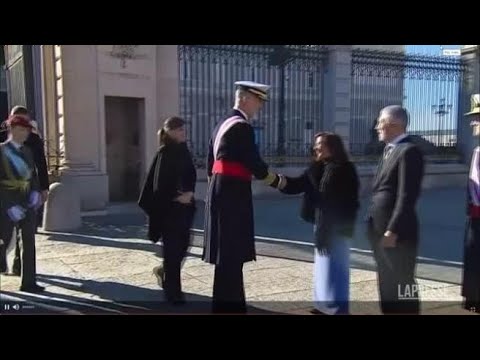 Spagna, il re e la regina alla cerimonia per la Pasqua militare