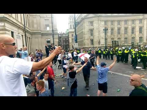 The moment the atmosphere changed at the Tommy Robinson London protest 09/06/2018.