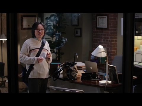 Silicon Valley - Jian Yang smokes (2x08)