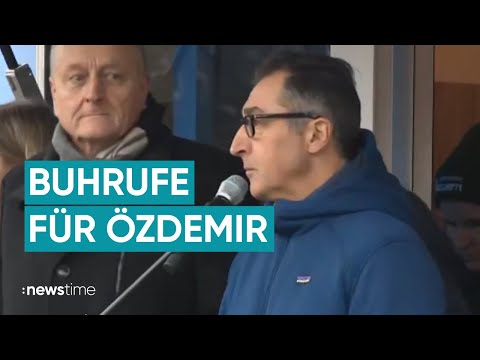 W&uuml;tende Landwirte demonstrieren gegen Agrar-K&uuml;rzungen der Ampel