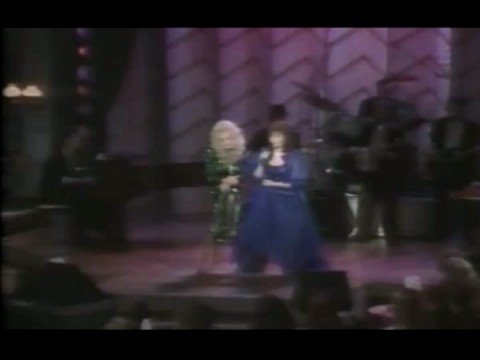 DOLLY PARTON &amp;amp; LORETTA LYNN- SING A MEDLEY OF LORETTA'S HITS