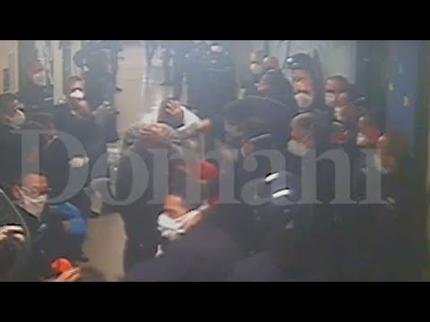 Carcere Santa Maria Capua Vetere, il video dei pestaggi ai detenuti