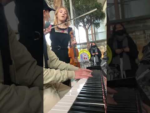 Pirate des Cara&iuml;bes piano vs violon moment incroyable