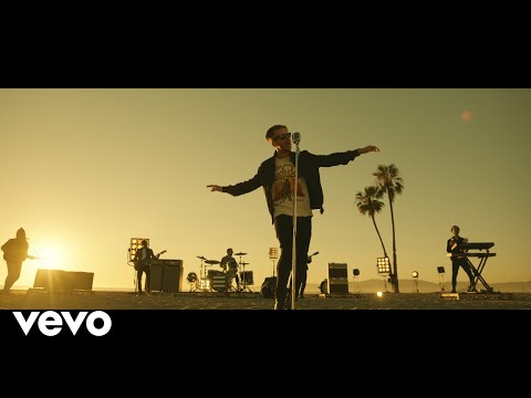 OneRepublic - I Ain&rsquo;t Worried (From &ldquo;Top Gun: Maverick&rdquo;) [Official Music Video]