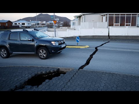 Iceland town evacuates after volcano concern