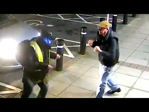 Mugger Doesn&amp;rsquo;t Know What&amp;rsquo;s Coming When Victim Fights Back