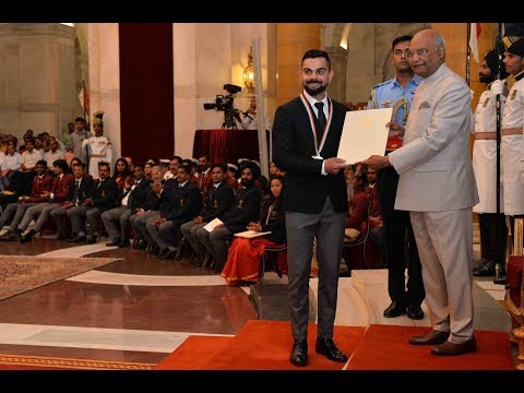 President Kovind confers the Rajiv Gandhi Khel Ratna Award 2018 upon Shri Virat Kohli