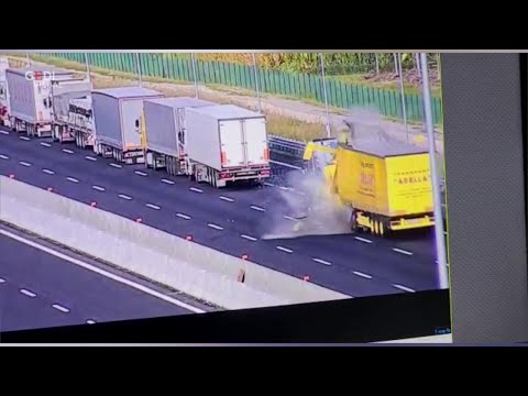 Incidenti in A4: un morto nello scontro tra camion